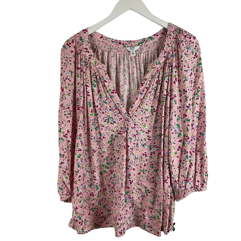 Top Long Sleeve By Crown And Ivy In Pink, Size: 1x