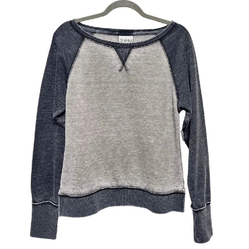 Top Long Sleeve By Clothes Mentor In Grey, Size: M