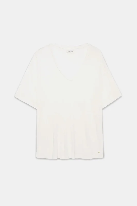 Vale Tee in Off White Cashmere Blend