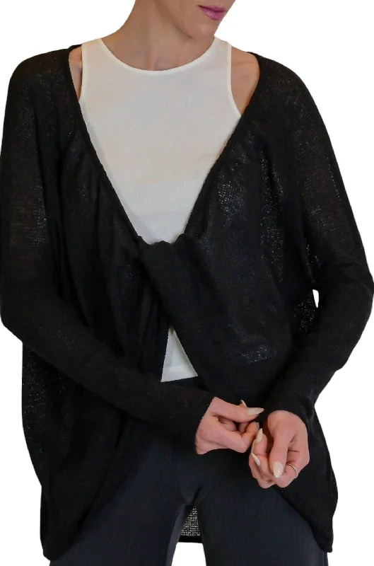 Nele Cardi In Black